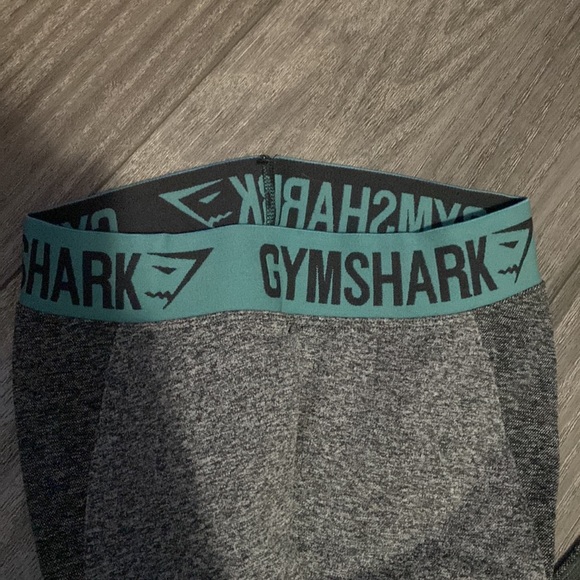 Gym shark leggings - Picture 2 of 2